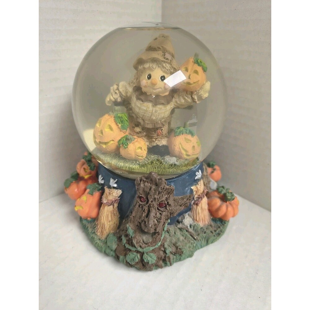SAN FRANCISCO MUSIC BOX Halloween Snow Globe SCARECROW BATS Light up Spook sound